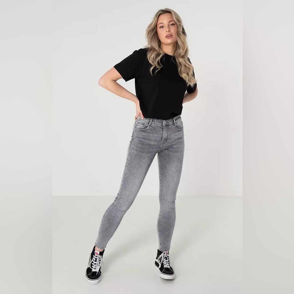 🖤5xHP!🖤 LIKE NEW Joe’s Jeans | The Charlie High Rise Skinny Ankle Flawless